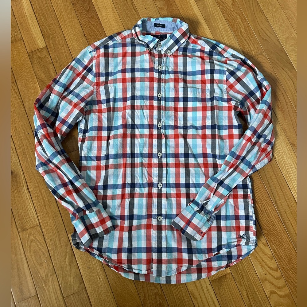Men’s American Eagle Outfitters Red and Blue Plaid Shirt Size Small